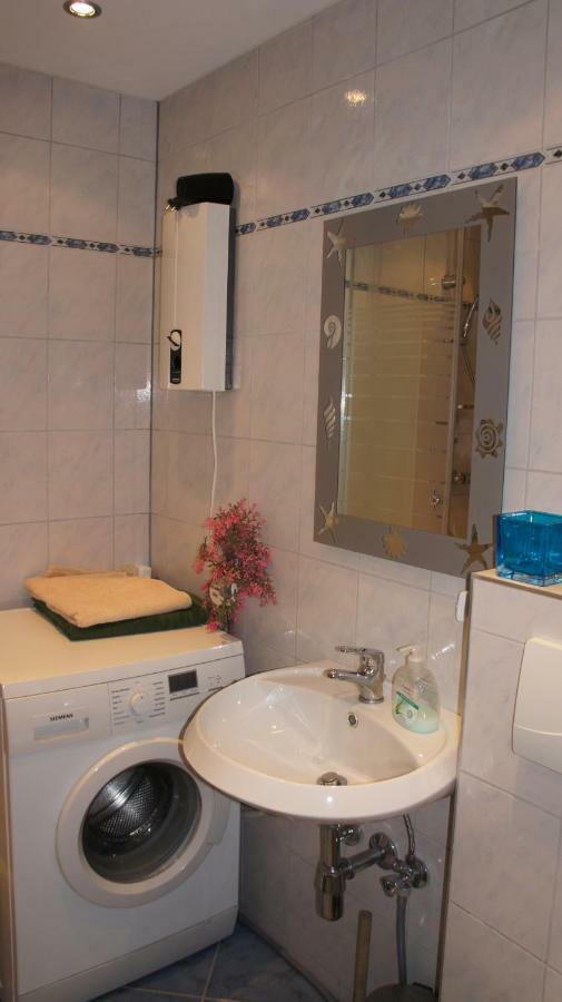 2-Zimmer Apartment Sofia, Gemuetlich Wie Zu Hause Жак Офенбах Екстериор снимка