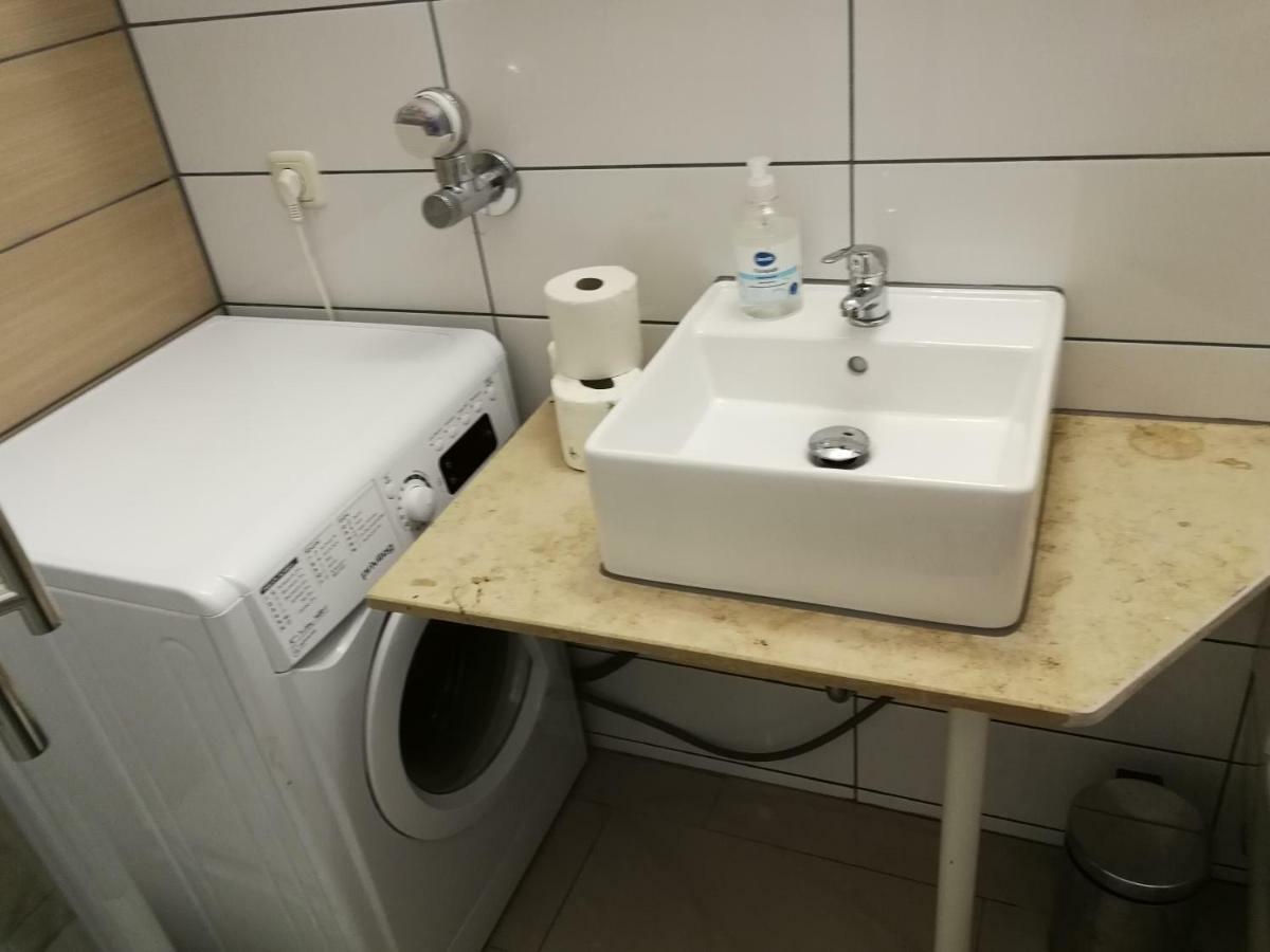 2-Zimmer Apartment Sofia, Gemuetlich Wie Zu Hause Жак Офенбах Екстериор снимка