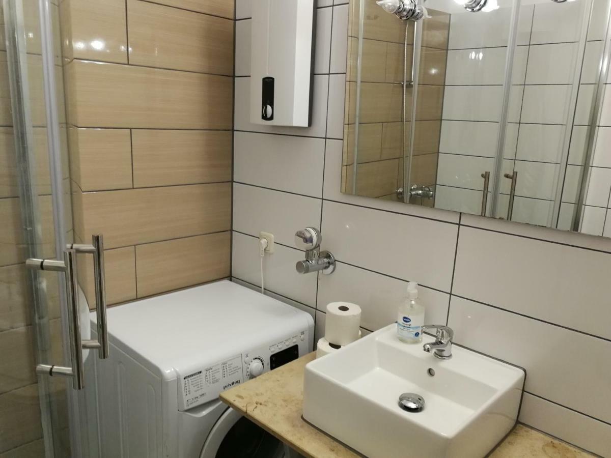 2-Zimmer Apartment Sofia, Gemuetlich Wie Zu Hause Жак Офенбах Екстериор снимка