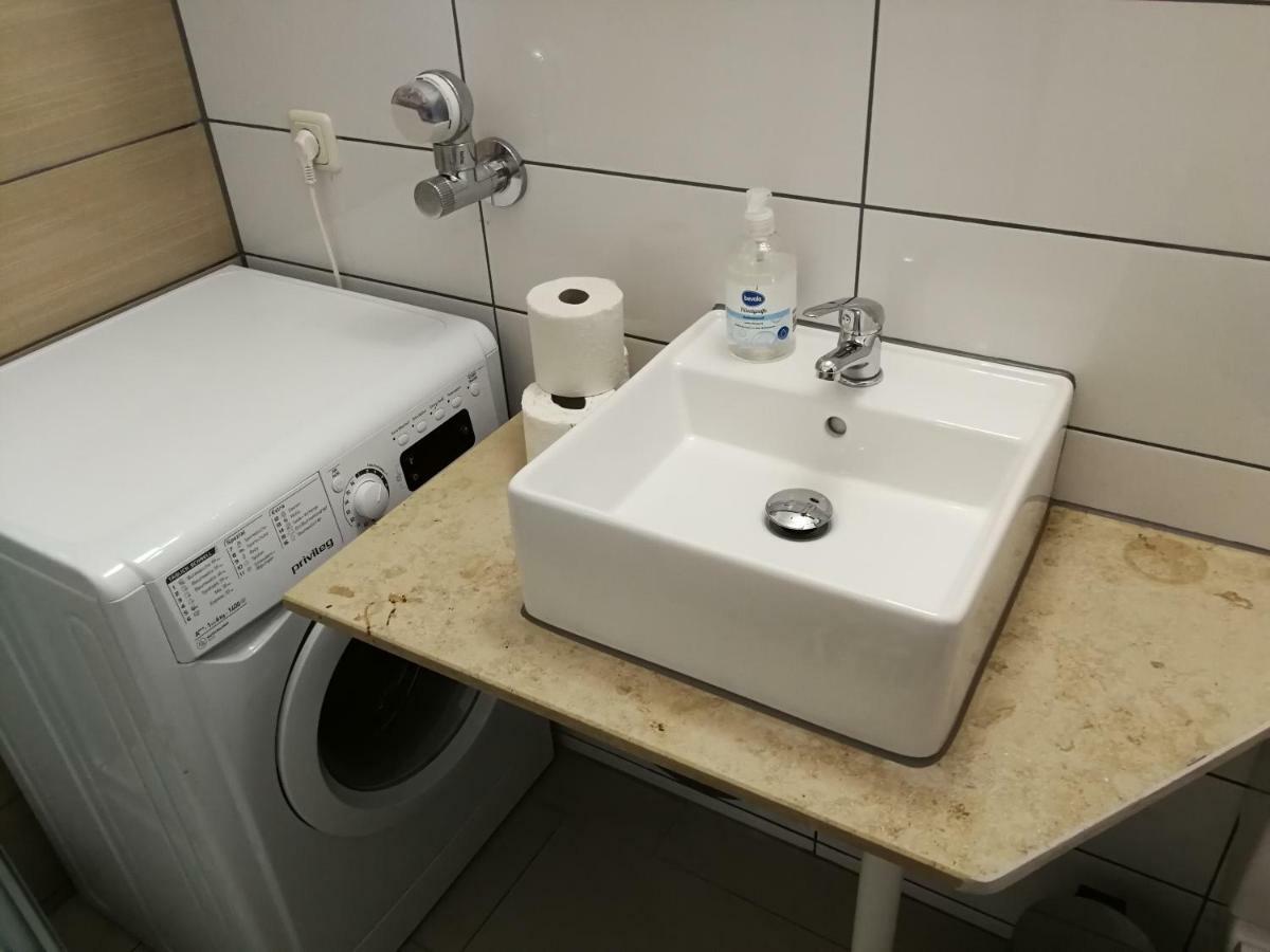 2-Zimmer Apartment Sofia, Gemuetlich Wie Zu Hause Жак Офенбах Екстериор снимка
