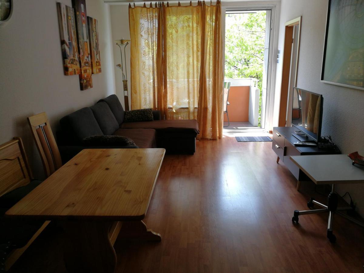 2-Zimmer Apartment Sofia, Gemuetlich Wie Zu Hause Жак Офенбах Екстериор снимка