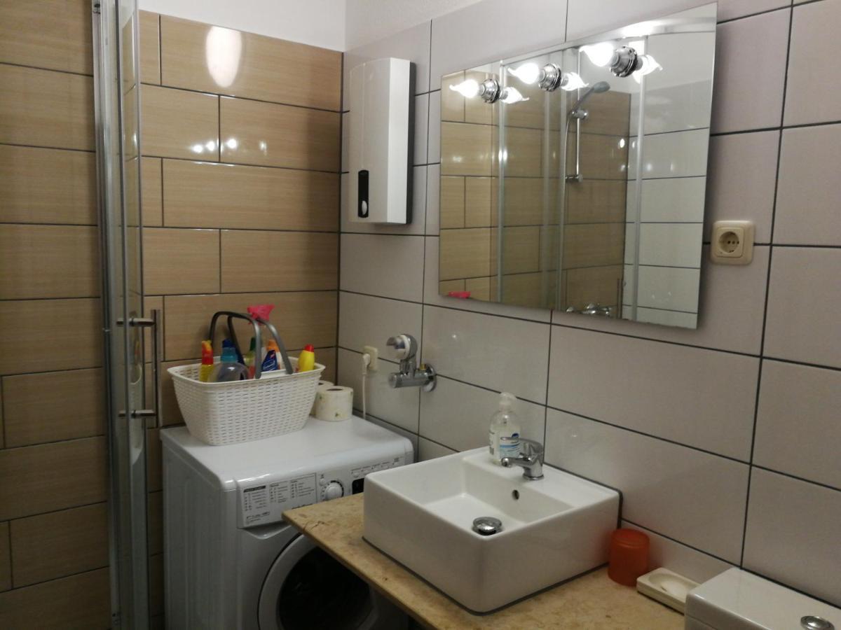 2-Zimmer Apartment Sofia, Gemuetlich Wie Zu Hause Жак Офенбах Екстериор снимка